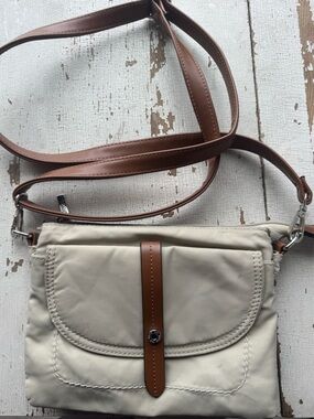 🤍 Vintage Roots Crossbody Bag